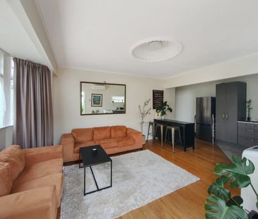 GLEN EDEN/KELSTON - 2 Bedroom Modernised home - Photo 5