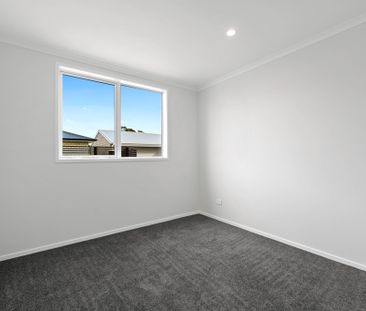 Welcome to your next home – a warm and inviting three-bedroom prope... - Photo 2