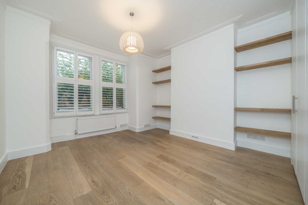 Ivy Crescent, Chiswick, W4, London - Photo 1