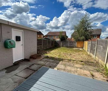 Lynside Walk, Manchester, M22 - Photo 3