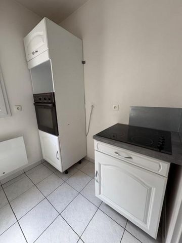 Location Appartement 2 pièces 47m² LILLE 59000 - Photo 4