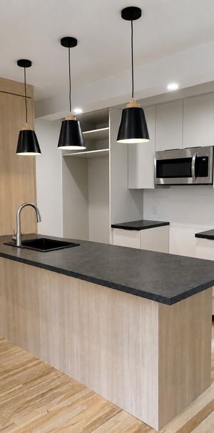 5 1/2 Sur 2 étages Rénové | Charlesbourg - Photo 1