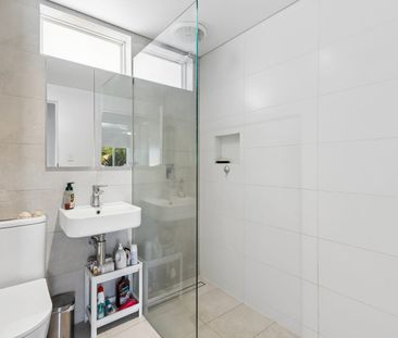 STUNNING RENOVATED 2x1 IN JOONDANNA - Photo 4