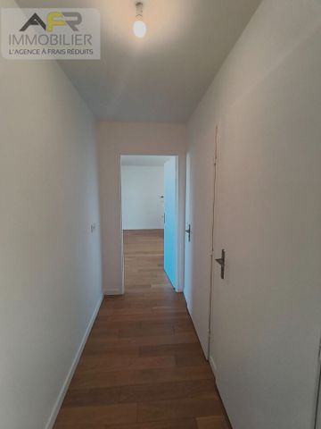 Location Appartement 3 pièces 70m² - Photo 2