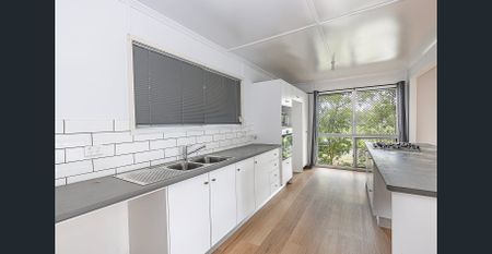 Perfect Family Home in Hodges Street! - Photo 2