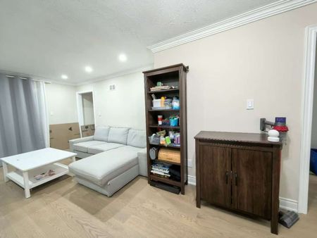 For Lease - 80 Baroness Crescent, Toronto, Ontario - Photo 3