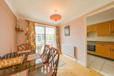 3 bedroom semi-detached house to rent - Photo 5