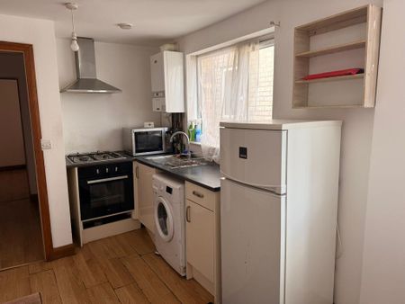 1 bedroom flat to rent - Photo 4