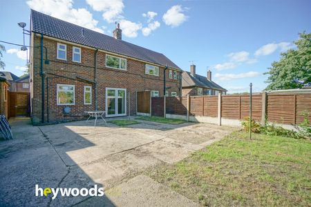 3 bed semi-detached house to rent in Bath Road, Silverdale, Newcastle-under-Lyme - Photo 4