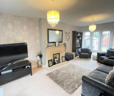 4 bedroom detached house to rent - Photo 1