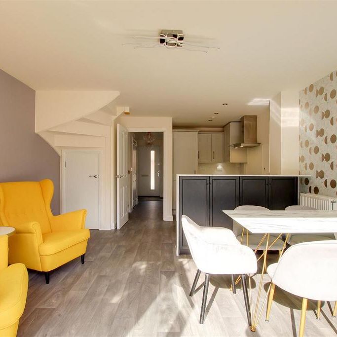 3 bedroom townhouse to rent - Photo 1
