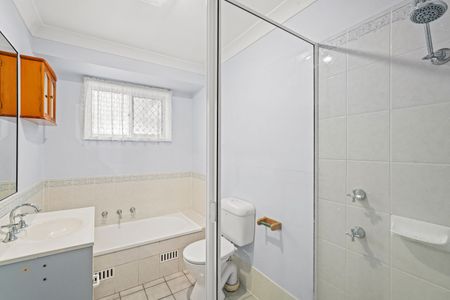 4 Gladys Manley Avenue, Kincumber - Photo 4