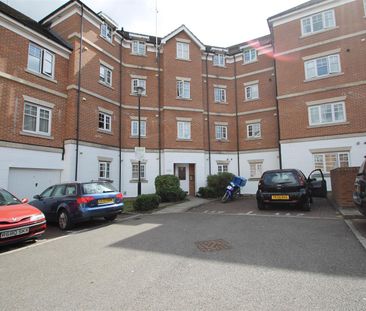 2 bed flat to rent in Symphony Close, Edgware, HA8 - Photo 4