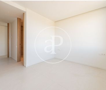 Triplex penthouse for rent in La Finca - Photo 2