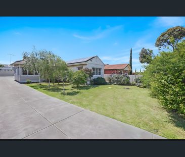 36 Wonganella Drive, Keilor East, Vic 3033 - Photo 5