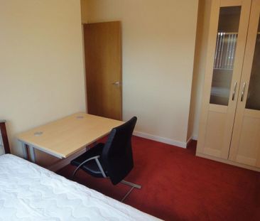 4 bedroom terraced house to rent - Photo 4