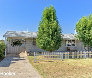 Charming Three-Bedroom Home in South Tamworth - Photo 3