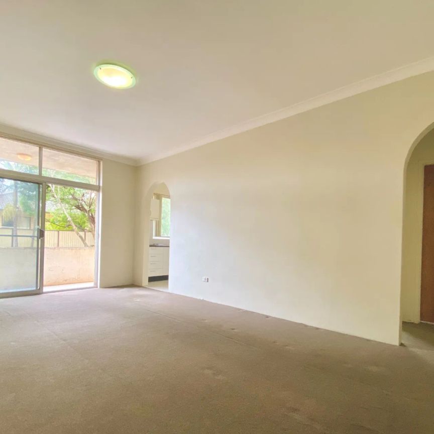 Spacious Two Bedroom Unit - Photo 1