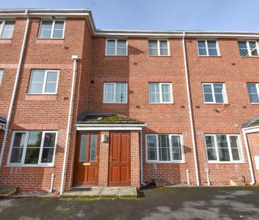 2 bedroom mews to rent - Photo 2