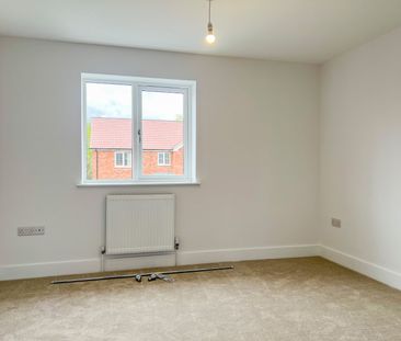 Grimsby, NE Lincolnshire - Photo 1