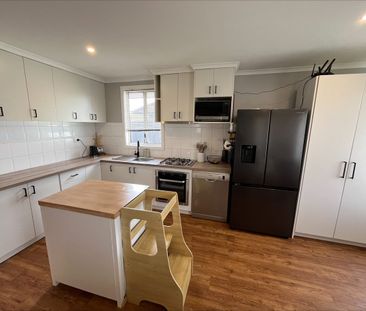 Neat, Modern Home Close to Town - Photo 5