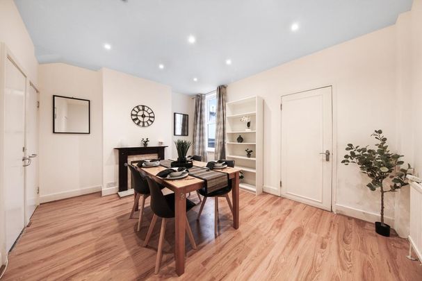1 bedroom in a house share to rent - Photo 1