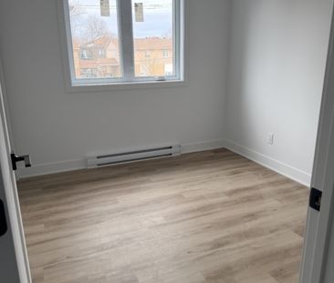 1972 Ch. Du Tremblay, J4N 1A7, Longueuil - Photo 2