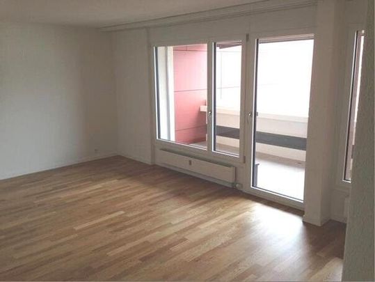Modern and central 1-room apartment - Photo 1