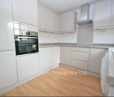 2 Bedroom Student Houses in Leeds - Photo 4