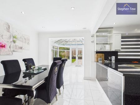 4 bedroom detached house to rent - Photo 5