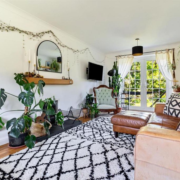 4 bedroom detached house to rent - Photo 1