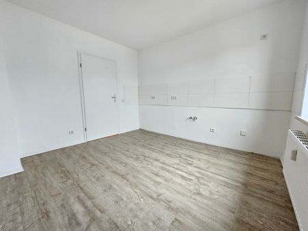 Sie suchen was neues? Dann sind Sie hier richtig, einmal komplett renoviert mit Einbauküche - Foto 4