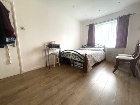 The Brow, Watford - Photo 3