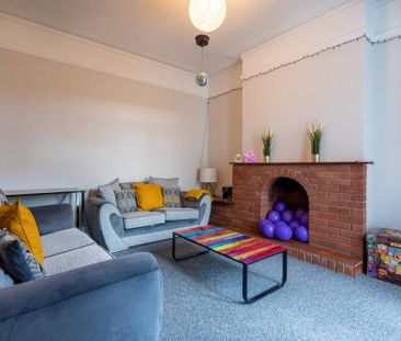 4 bedroom terraced house to rent - Photo 3