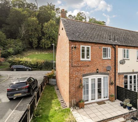 Manor House Close, Montgomery - Photo 3