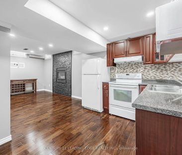 98 ERSKINE Drive #LOWER - Photo 6