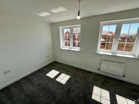 3 bedroom semi-detached house to rent - Photo 3