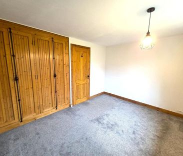 2 bedroom semi-detached house to rent - Photo 6