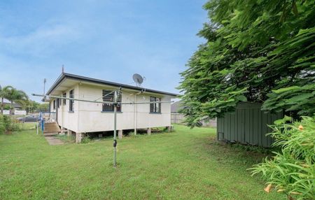 WELCOME TO THIS DELIGHTFUL 3 BEDROOM FAMILY HOME AVAILABLE NOW, MORE PHOTOS COMING SOON! - Photo 2