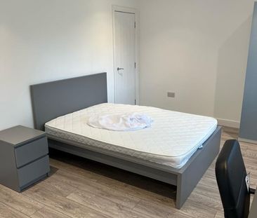 6 Bed Terraced House, Prior Deram Walk, CV4 - Photo 2