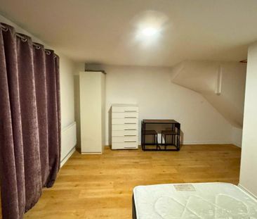 Single Room, The Rookery, Grays - Photo 3