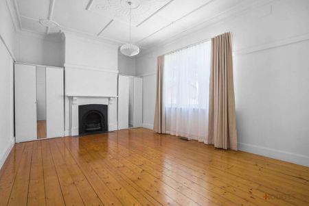 HOME BY THE BAY | QUAINT AND COSY - Photo 3