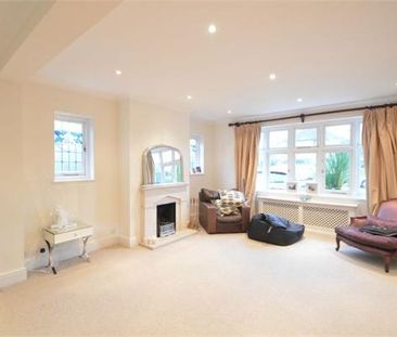 4 bedroom detached house to rent - Photo 2