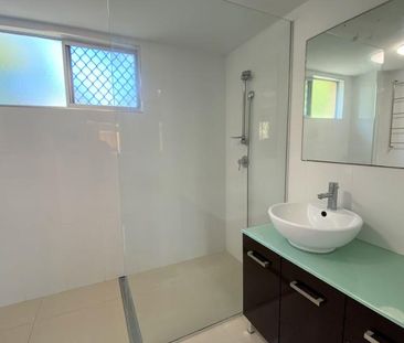 1/4 Sunbrite Avenue, 4218, Mermaid Beach - Photo 6