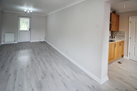 Oakdale Meadow, Leeds - Photo 2