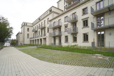 Wohntraum - Stuck, Säulen und 8,30m Deckenhöhe - großzügige 2 Raum-Maisonette Wohnung in Rabenstein - Foto 4