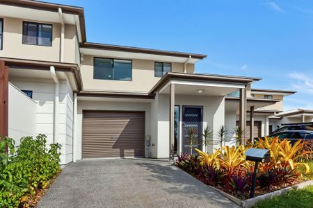 For Lease: Beautifully Presented Duplex in a Sought-After Waterford Pocket - Photo 4