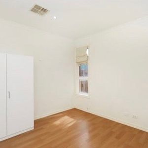 West Footscray - Photo 2