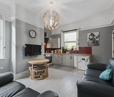 6 bedroom terraced house to rent - Photo 3