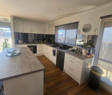 Port Noarlunga - Photo 6